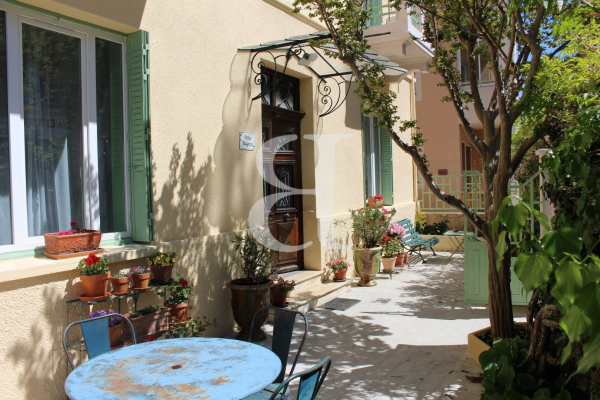 Luxury House for sale in Vaison-la-Romaine, 696 000 €, Photo 1