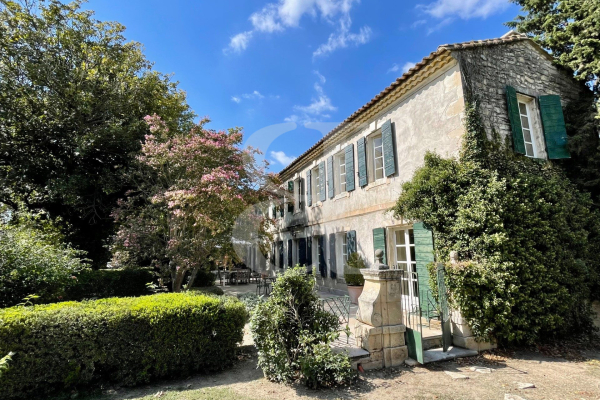 Maison de luxe à vendre à Saint-Rémy-de-Provence, 2 799 000 €, Photo 1