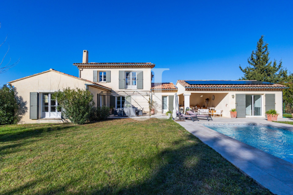 Maison de luxe à vendre à Saumane-de-Vaucluse, 1 070 000 €, Photo 1