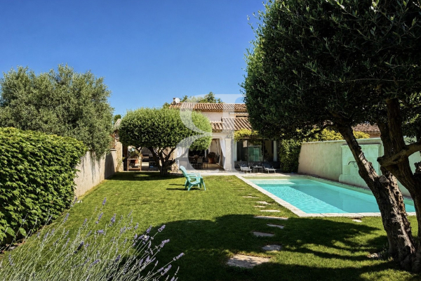 Maison de luxe à vendre à Maubec, 799 000 €, Photo 1