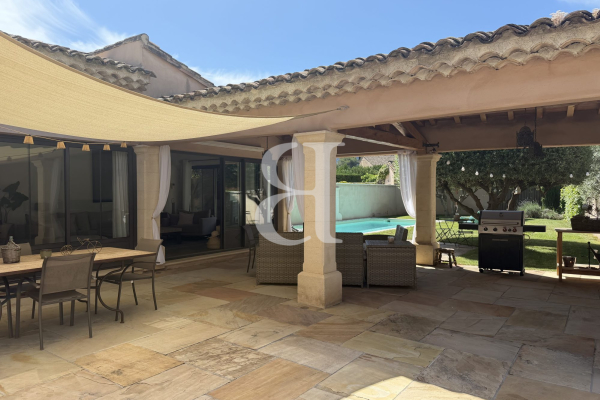 Luxury House for sale in Maubec, 899 000 €, Photo 3