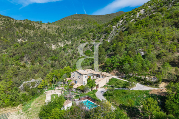 Maison de luxe à vendre à Saint-Ferréol-Trente-Pas, 825 000 €, Photo 6