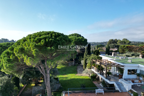 Maison de luxe à vendre à Nîmes, 1 950 000 €, Photo 1