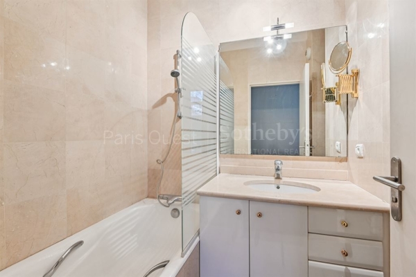 Luxury Apartment for sale in Paris 16ème, 1 460 000 €, Photo 1