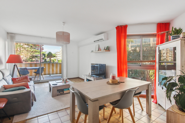 Luxury Apartment for sale in Sainte-Maxime, 295 000 €, Photo 1