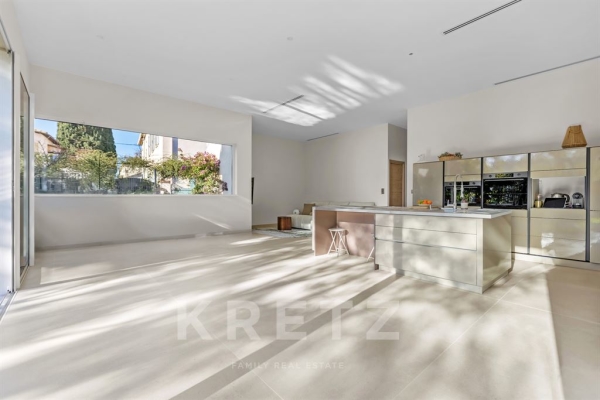 Luxury House for sale in Cagnes-sur-Mer, 1 145 000 €, Photo 4