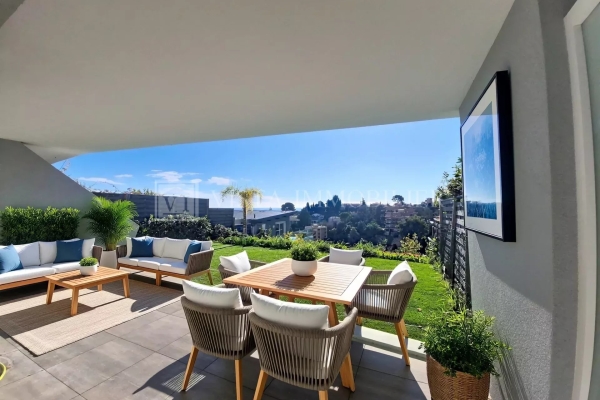 Luxury Apartment for sale in Roquebrune-Cap-Martin, 585 000 €, Photo 1