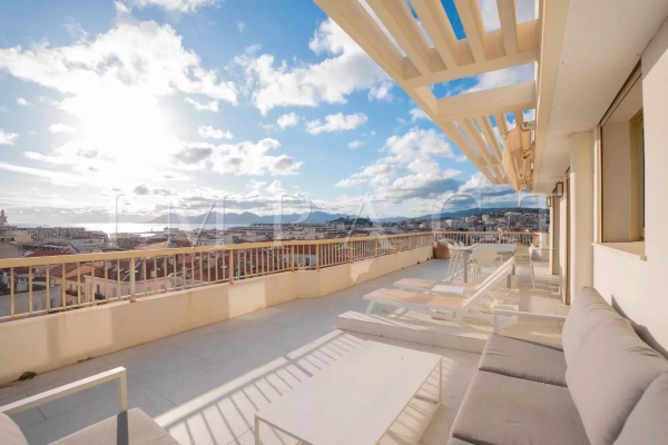 Appartement de luxe à louer à Cannes, 4 450 €, Photo 1