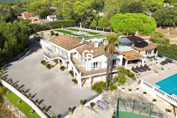 Maison de luxe à vendre à Roquefort-les-Pins, 6 300 000 €, Photo 1