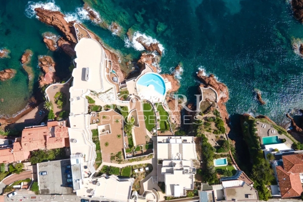 Luxury Apartment for sale in Saint-Raphaël, 590 000 €, Photo 2