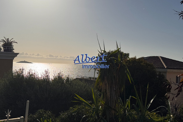 Appartement de luxe à vendre à Sanary-sur-Mer, 698 000 €, Photo 2