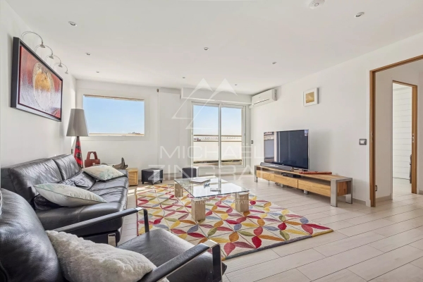 Luxury Apartment for sale in Antibes, 1 490 000 €, Photo 3
