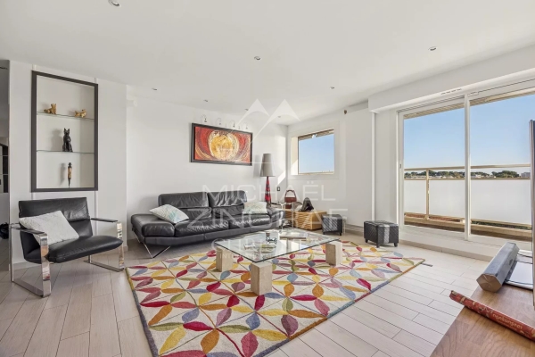 Luxury Apartment for sale in Antibes, 1 490 000 €, Photo 4