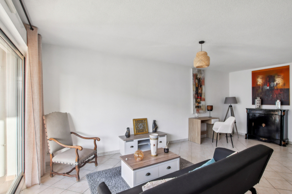 Luxury Apartment for sale in Saint-Raphaël, 290 000 €, Photo 5