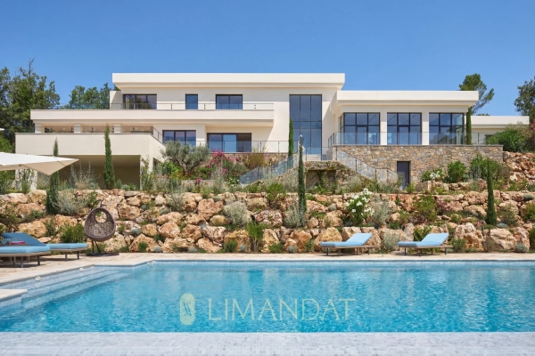 Luxury House for rental in Tourrettes, 23 650 €, Photo 1