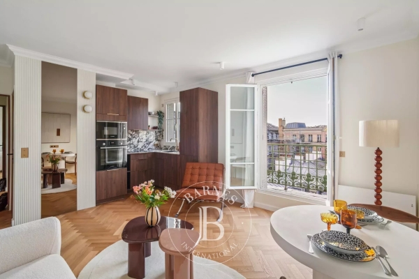 Appartement de luxe à vendre à Paris 7Ème, 800 000 €, Photo 2