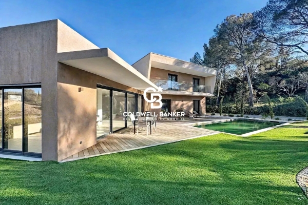 Maison de luxe à vendre à Saint-Raphaël, 1 995 000 €, Photo 1