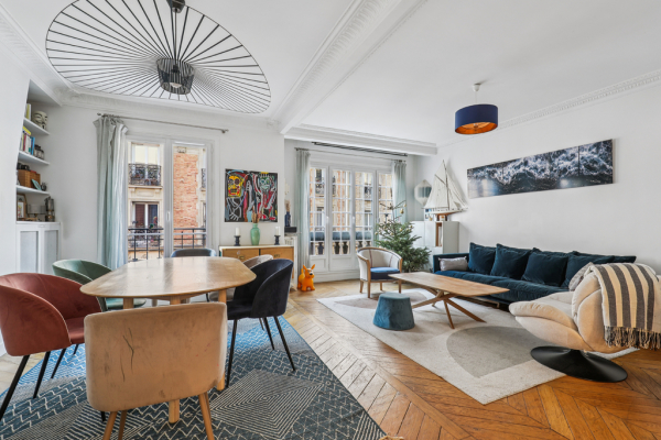 Luxury Apartment for sale in Paris 18Ème, 1 050 000 €, Photo 1