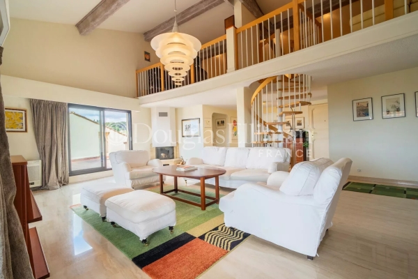 Luxury Apartment for sale in Mougins, 1 275 000 €, Photo 3