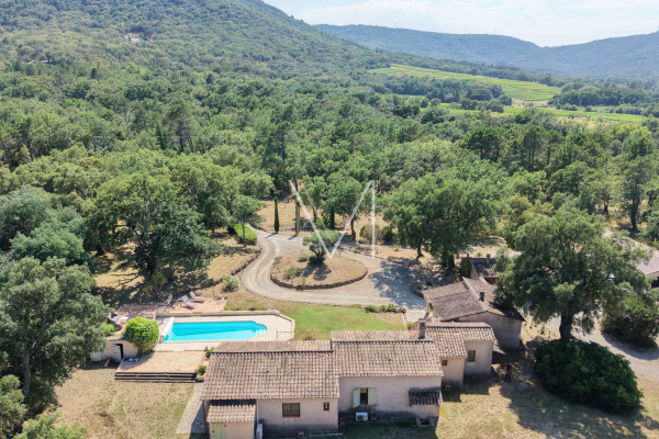 Luxury House for sale in Le Plan-de-La-Tour, 1 000 000 €, Photo 1