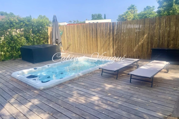 Luxury Apartment for sale in Grimaud, 980 000 €, Photo 1