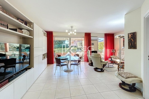 Appartement de luxe à vendre à Saint-Raphaël, 546 000 €, Photo 1