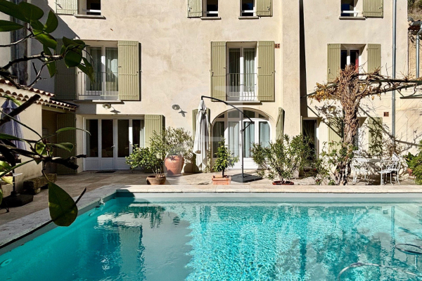 Maison de luxe à vendre à Saint-Rémy-de-Provence, 735 000 €, Photo 1