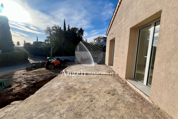 Maison de luxe à vendre à Saint-Aygulf, 725 000 €, Photo 3