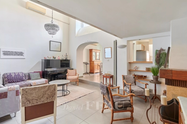 Maison de luxe à vendre à Marseille 5Ème, 585 000 €, Photo 1