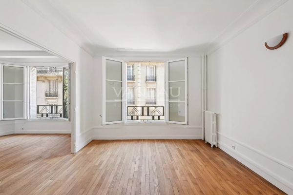 Luxury Apartment for sale in Paris 16Ème, 795 000 €, Photo 3