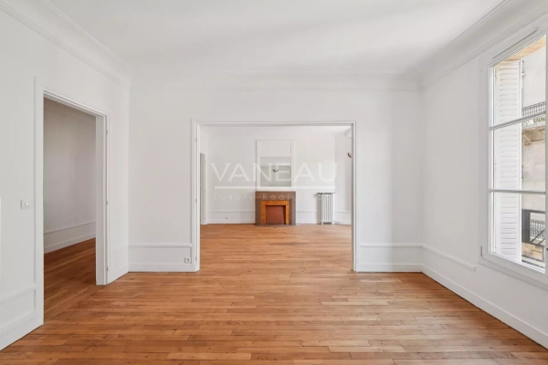 Luxury Apartment for sale in Paris 16Ème, 795 000 €, Photo 5