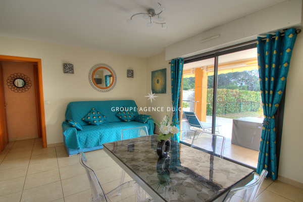 Luxury Apartment for sale in Saint-Raphaël, 284 000 €, Photo 5