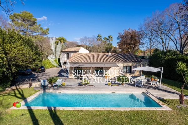 Luxury House for sale in Grasse, 960 000 €