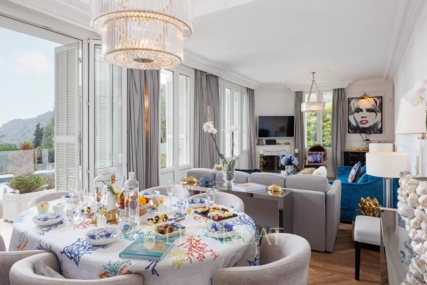 Maison de luxe à louer à Èze, 19 250 €, Photo 1