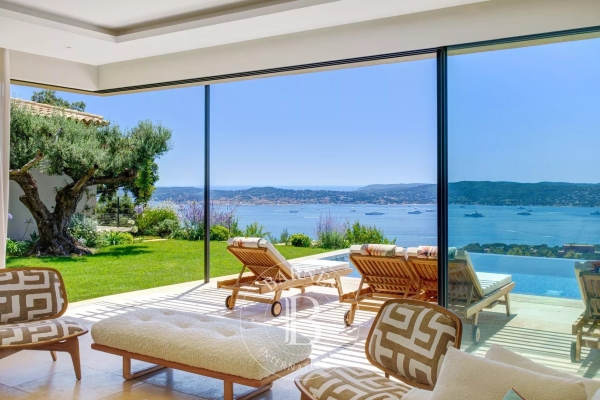 Luxury House for rental in Grimaud, 20 000 €, Photo 1