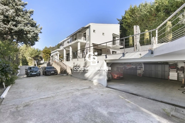 Maison de luxe à vendre à Peille, 2 650 000 €, Photo 1