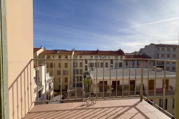 Appartement de luxe à vendre à Nice, 250 000 €, Photo 1