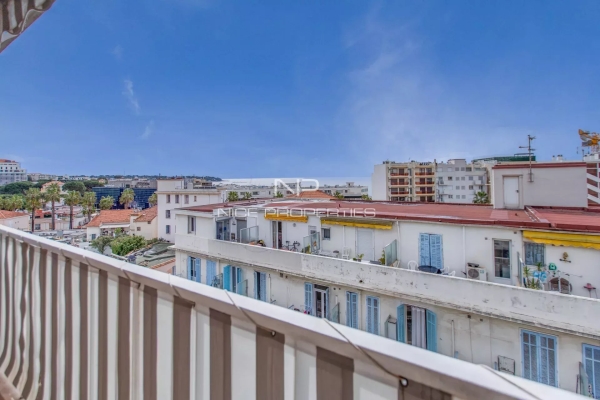 Appartement de luxe à vendre à Antibes, 695 000 €, Photo 1