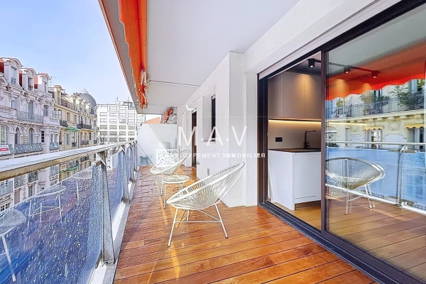 Luxury Apartment for sale in Nice, 585 000 €, Photo 1