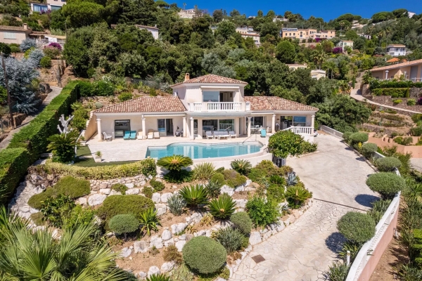 Luxury House for sale in Le Golfe Juan, 2 000 000 €, Photo 1