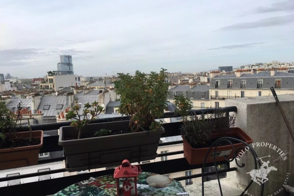 Luxury Apartment for sale in Paris 18Ème, 415 000 €, Photo 1