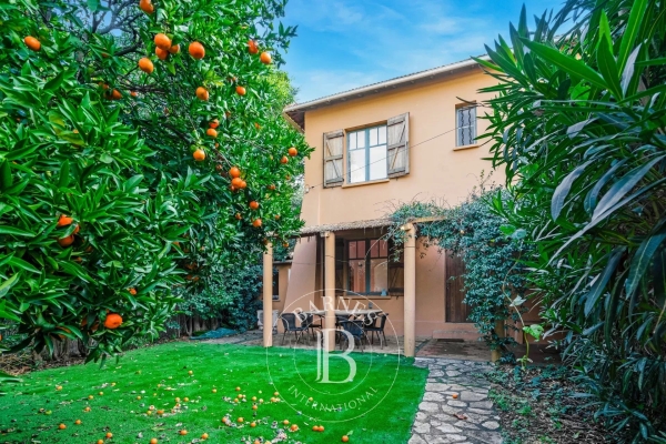 Maison de luxe à vendre à Saint-Tropez, 1 595 000 €, Photo 1