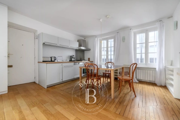 Luxury Apartment for sale in Paris 1Er, 790 000 €, Photo 2