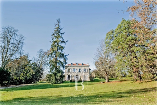 Maison de luxe à vendre à Bayas, 1 295 000 €, Photo 4