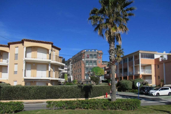 Luxury Apartment for sale in Cavalaire-sur-Mer, 695 000 €, Photo 6