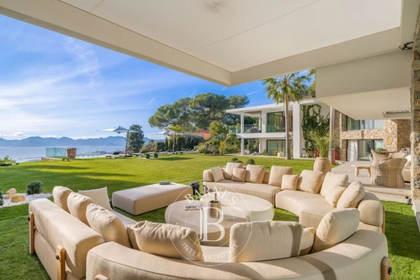 Maison de luxe à louer à Cannes, 30 000 €, Photo 1