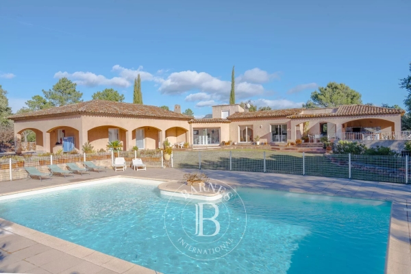 Maison de luxe à vendre à Roquebrune-sur-Argens, 1 749 000 €, Photo 1