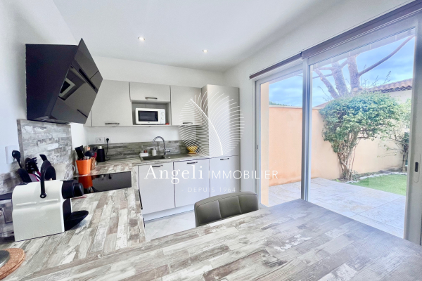 Maison de luxe à vendre à Saint-Aygulf, 570 000 €, Photo 4