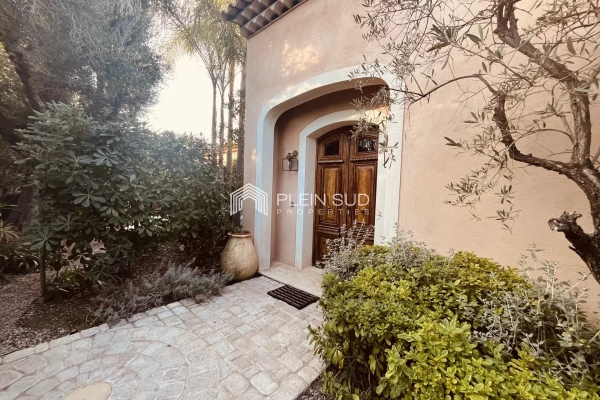 Maison de luxe à vendre à Antibes, 2 150 000 €, Photo 4