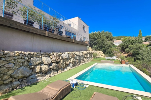 Maison de luxe à vendre à Les Issambres, 990 000 €, Photo 1